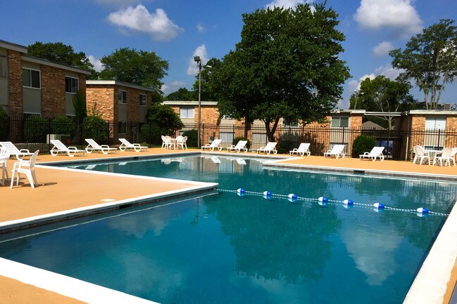 ACTIVIDADES DE ENTRETENIMIENTO EN EL COMPLEJO - Riverbend Residences