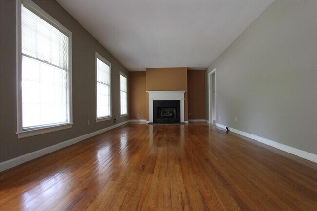 Foto del edificio - 2944 Piedmont Dr