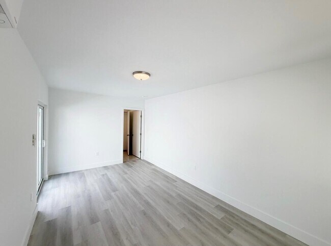 Foto del edificio - 1135 NW 127th St