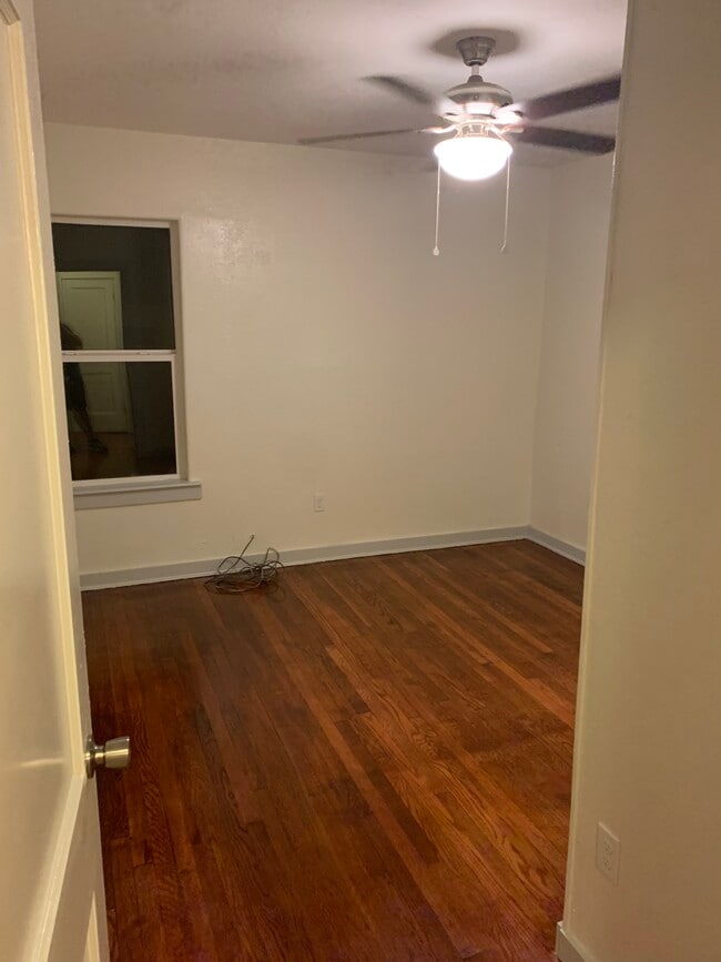 Building Photo - 907 N Lantana Dr