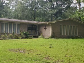 Building Photo - 1084 Faust Ave