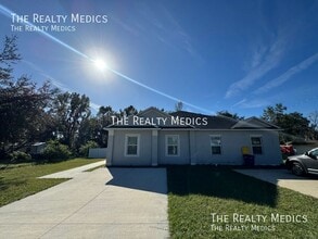 Building Photo - 1999 Marshall St