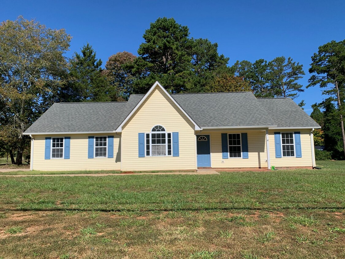 Primary Photo - 3 Bedroom Salisbury Home Rural area