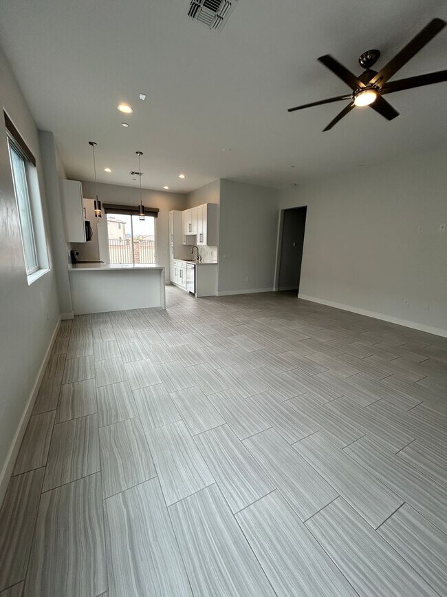 Foto del edificio - Island District - Long term - Unfurnished