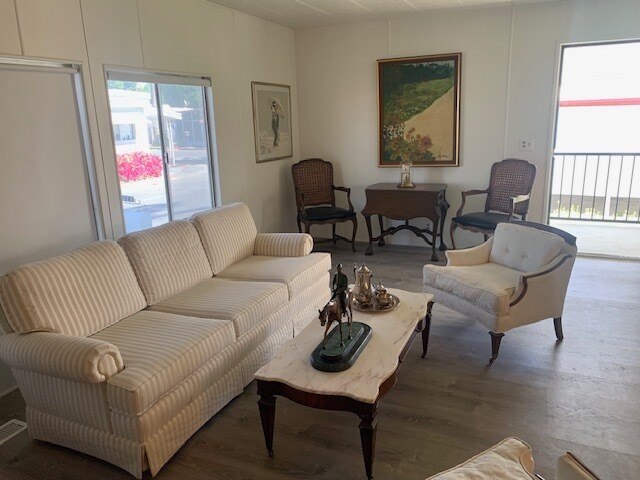 Foto del edificio - 80870-80111 CA-111