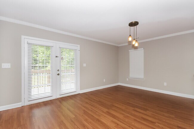 Building Photo - 127 S Sherrill St