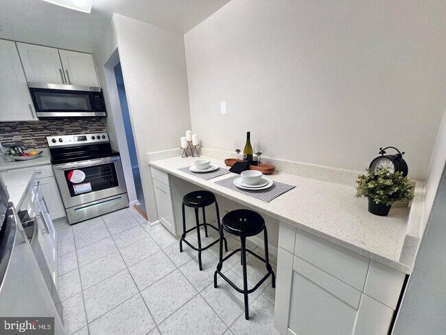 Building Photo - 28 Allegheny Ave