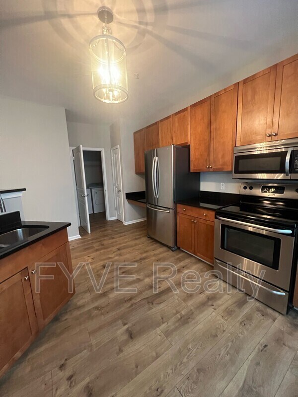 Foto principal - 280 Seven Farms Drive