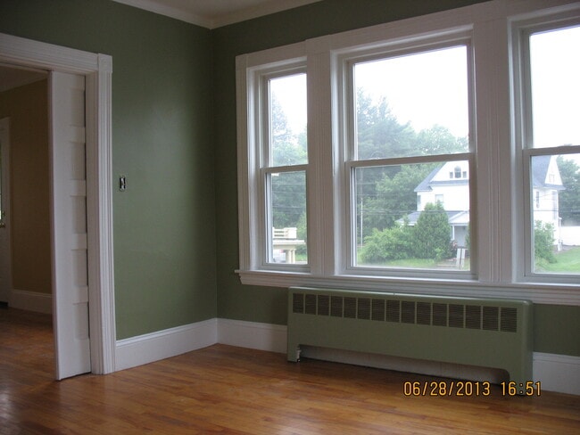 Building Photo - 62 Webster St