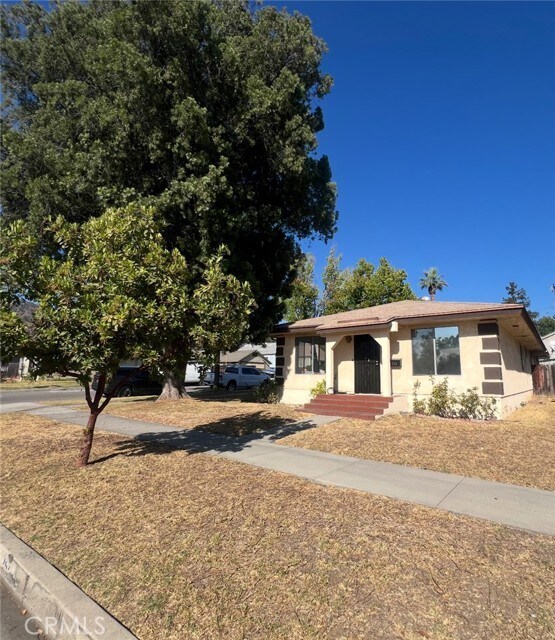 Building Photo - 354 N Vista Bonita Ave