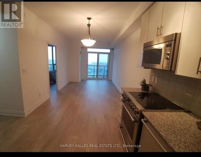 Building Photo - 3600 Hwy 7 W