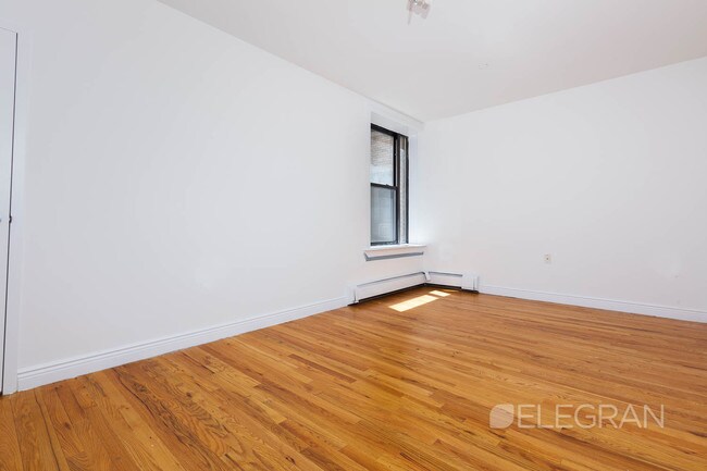 Building Photo - 45 W 110th St