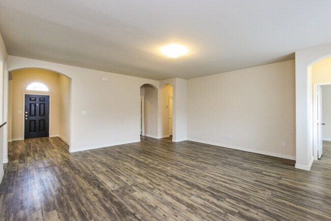Foto del edificio - 730 Nichols Dr