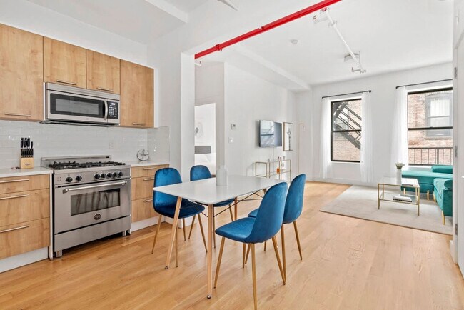 Foto del edificio - 517 W 45th St