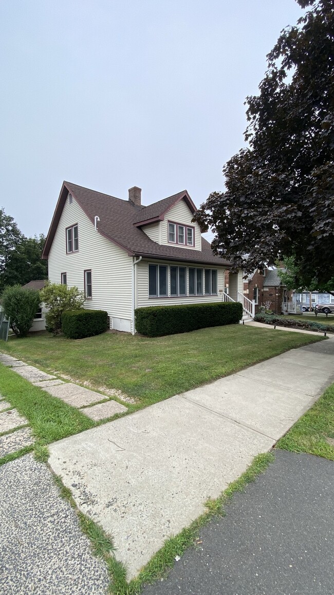 Building Photo - 112 S St Ext