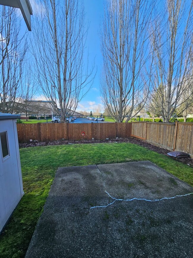 Foto del edificio - Beautiful 3 bed, 2.5 bath home in Fife