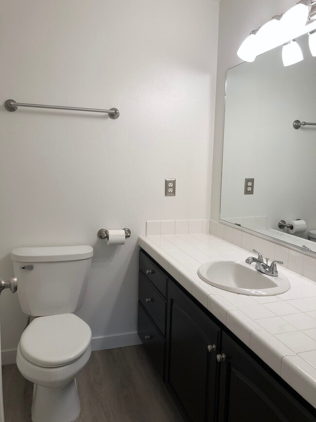 Building Photo - 86 N Garden Park Dr