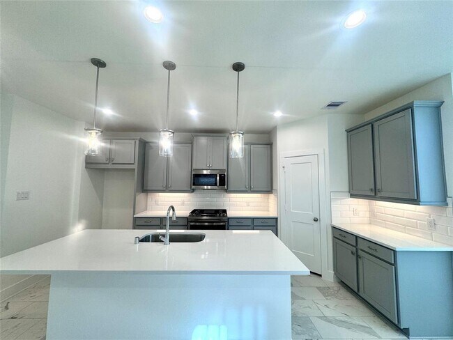 Foto del edificio - 13342 Wood Leaf Pk