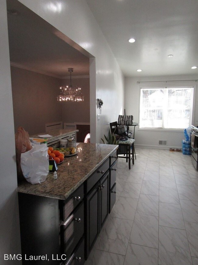 Building Photo - 4 br, 3 bath House - 110 Point Pleasant Road