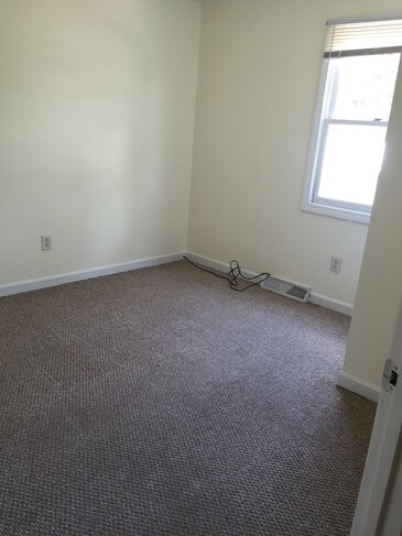Building Photo - 133 Elmore Ave