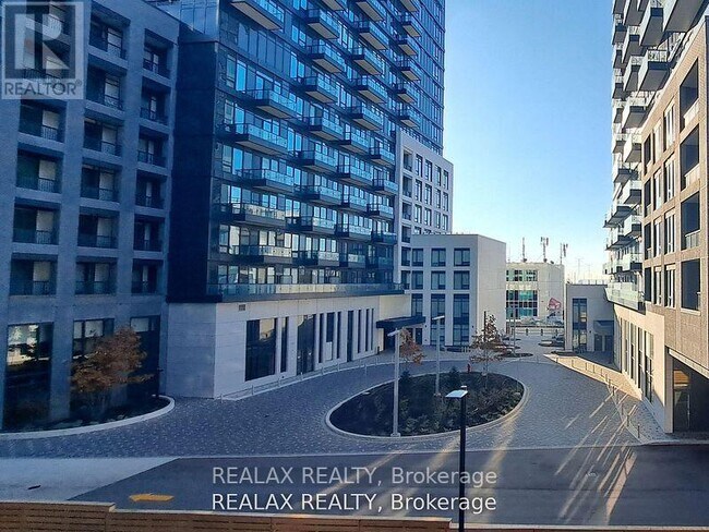 Photo du bâtiment - 8888 Yonge St