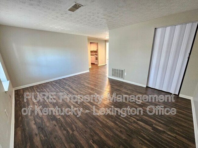 Foto del edificio - 427 Cardwell Ave