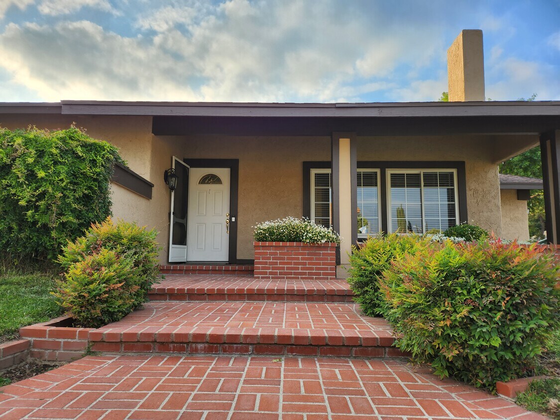 25543 Langston St, Santa Clarita, CA 91355 House Rental in Santa