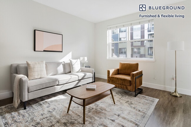 Building Photo - 3889 Artist Walk Common