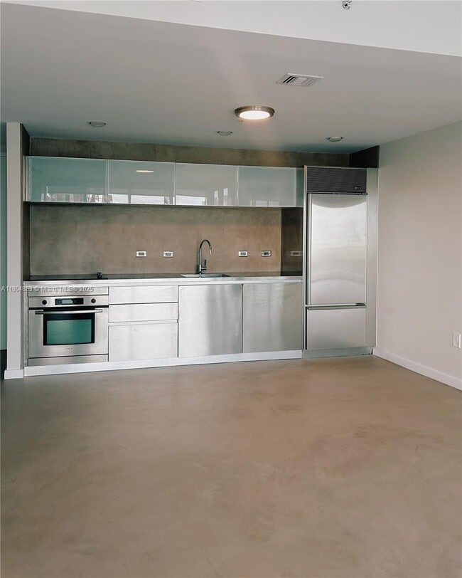 Building Photo - 1040 Biscayne Blvd