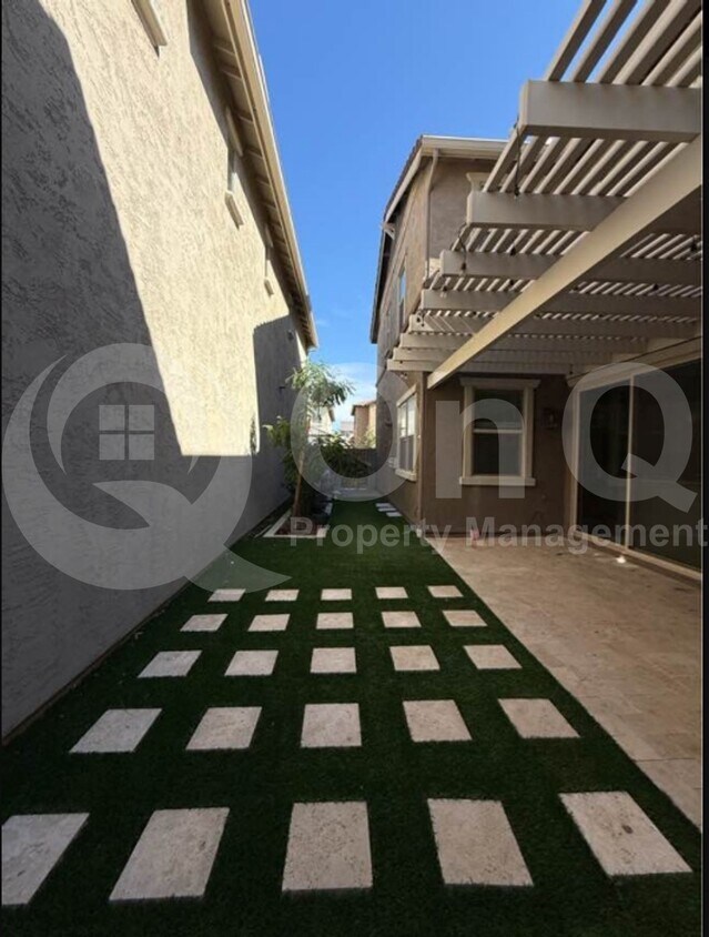 Foto del edificio - 4090 E Jones St