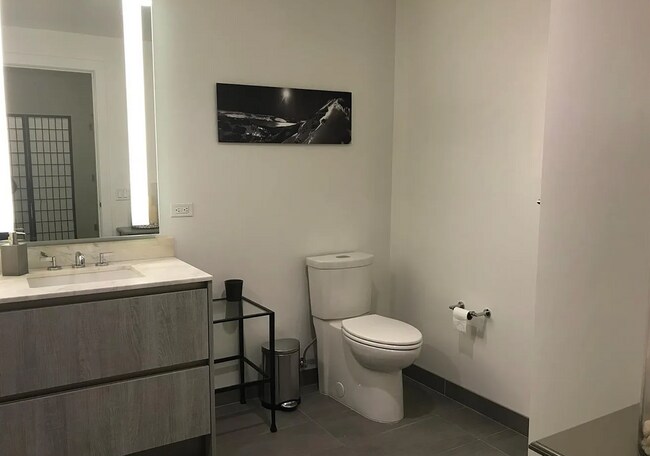 Foto del edificio - EPIC REA: 2 Bed/ 2 Bath Luxury Waterfront Living