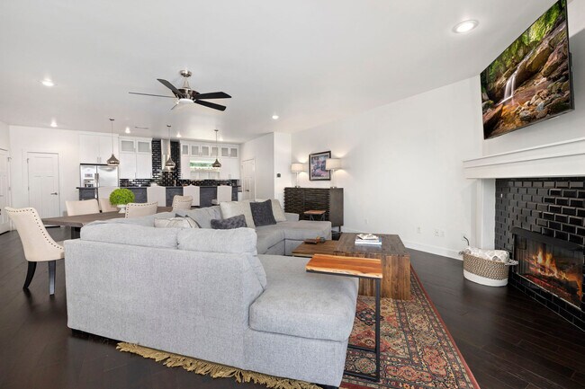 Foto del edificio - 313 E Noble Ln