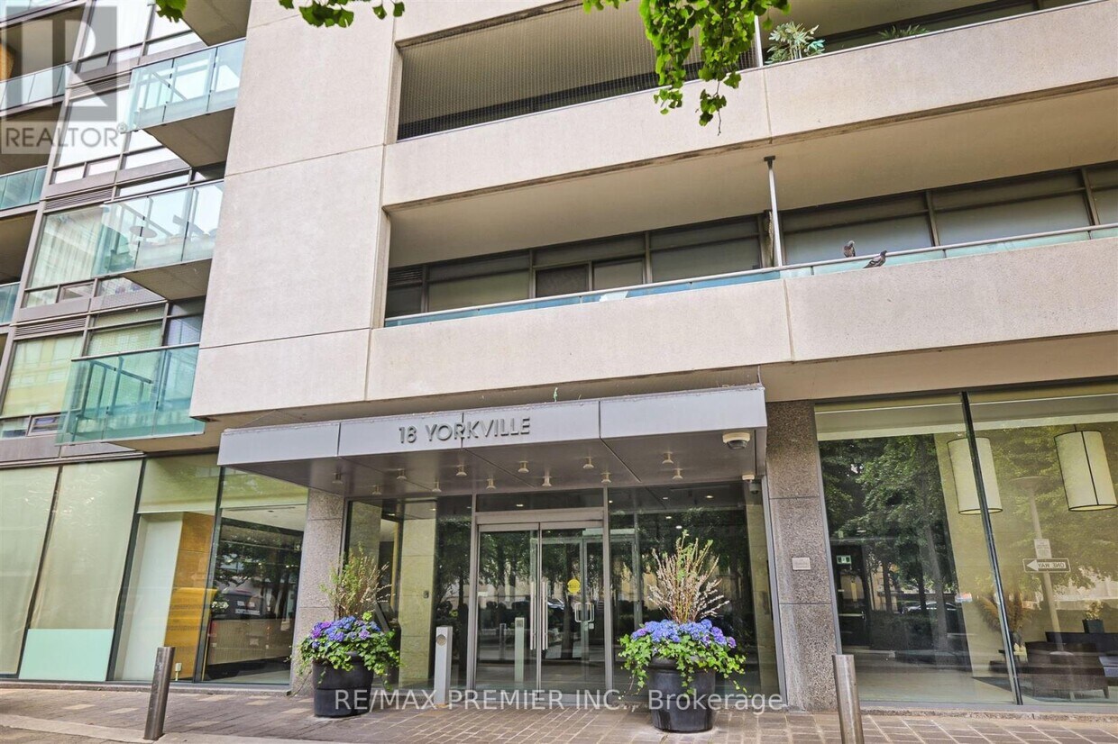 Photo principale - 18-2918 Yorkville Ave
