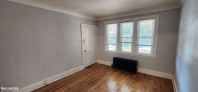 Building Photo - 914 Beaconsfield Ave