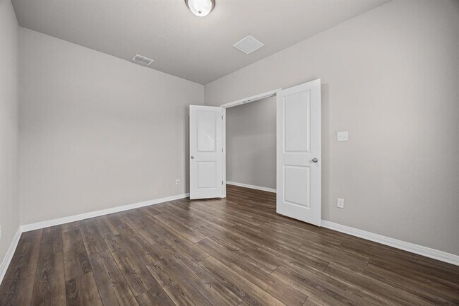 Foto del edificio - 1649 Settlers Glen Dr