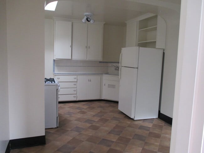 Building Photo - 3434 Taraval St