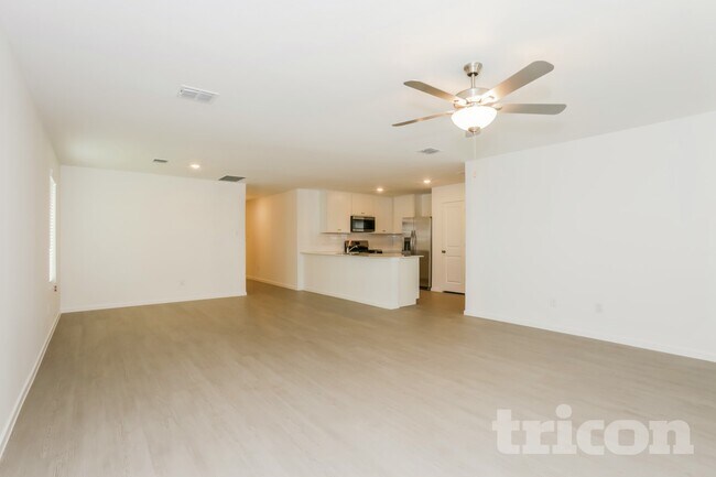 Foto del edificio - 15249 Bullfighter Blvd