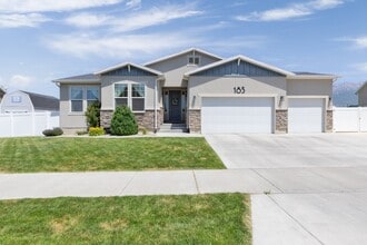 Building Photo - 183 E Lake View Dr