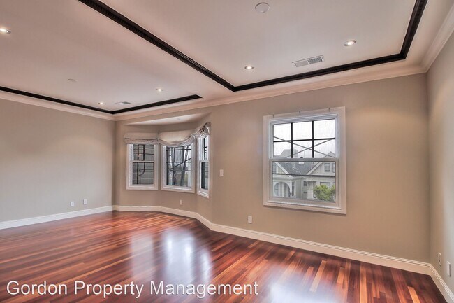 Building Photo - 2 br, 1.5 bath House - 444 Laurel Street