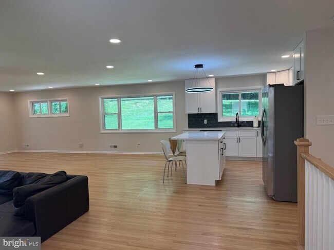 Foto del edificio - 1306 Pine Ridge Ln