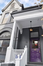 Building Photo - 22 Nassau St
