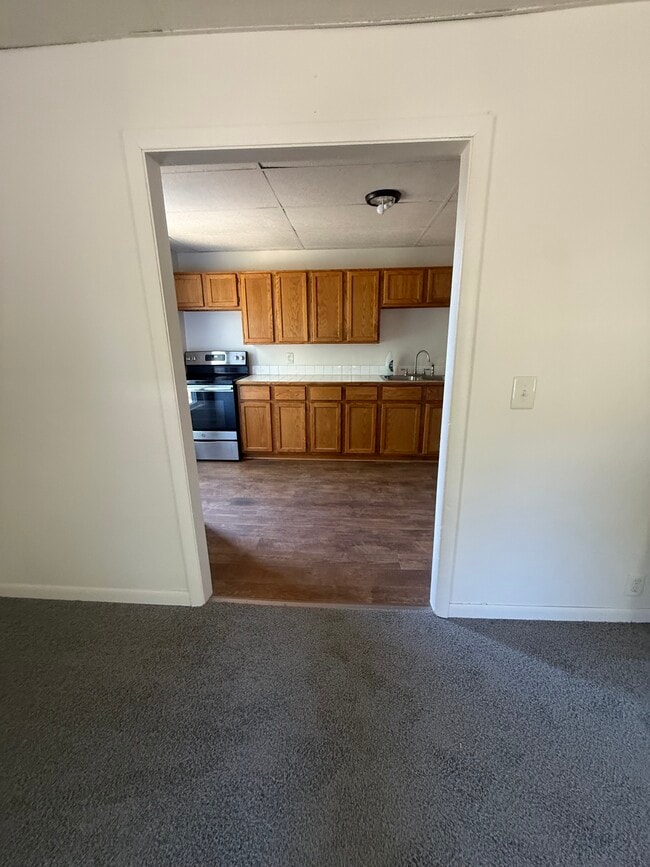Building Photo - 602 5th St