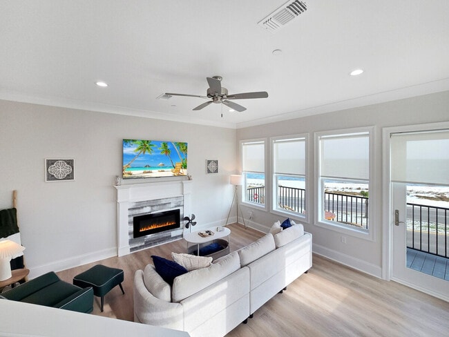 Building Photo - 996 Beach Blvd W