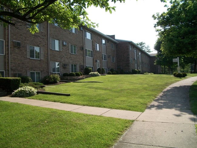 Foto del edificio - Twin Oaks West Apartments