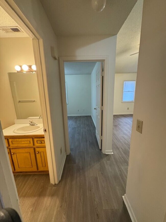 Foto del edificio - 310 Park Ave