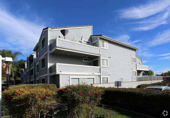 Building Photo - Lakeview Terrace Condominiums