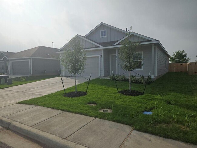 Building Photo - 608 Clear Sky Dr