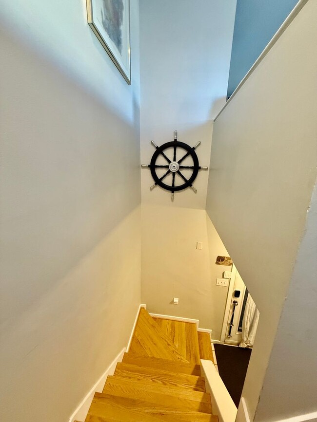 Building Photo - 2306 Bergen Ct
