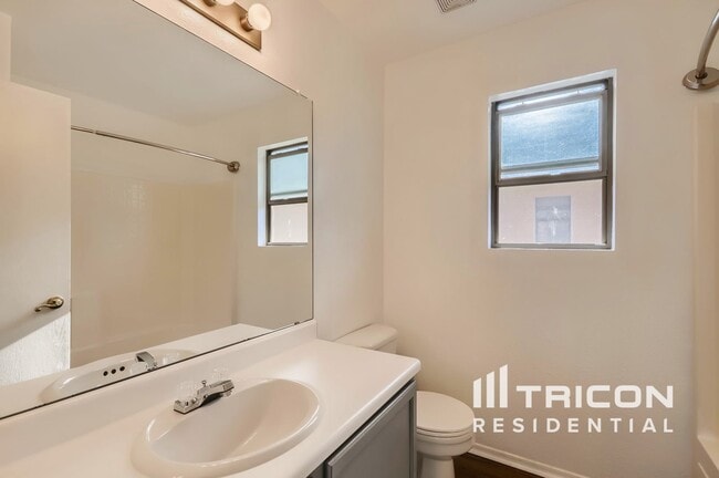 Building Photo - 15950 W Cottonwood St