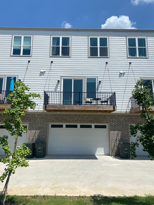 Building Photo - 1483 Fagan St